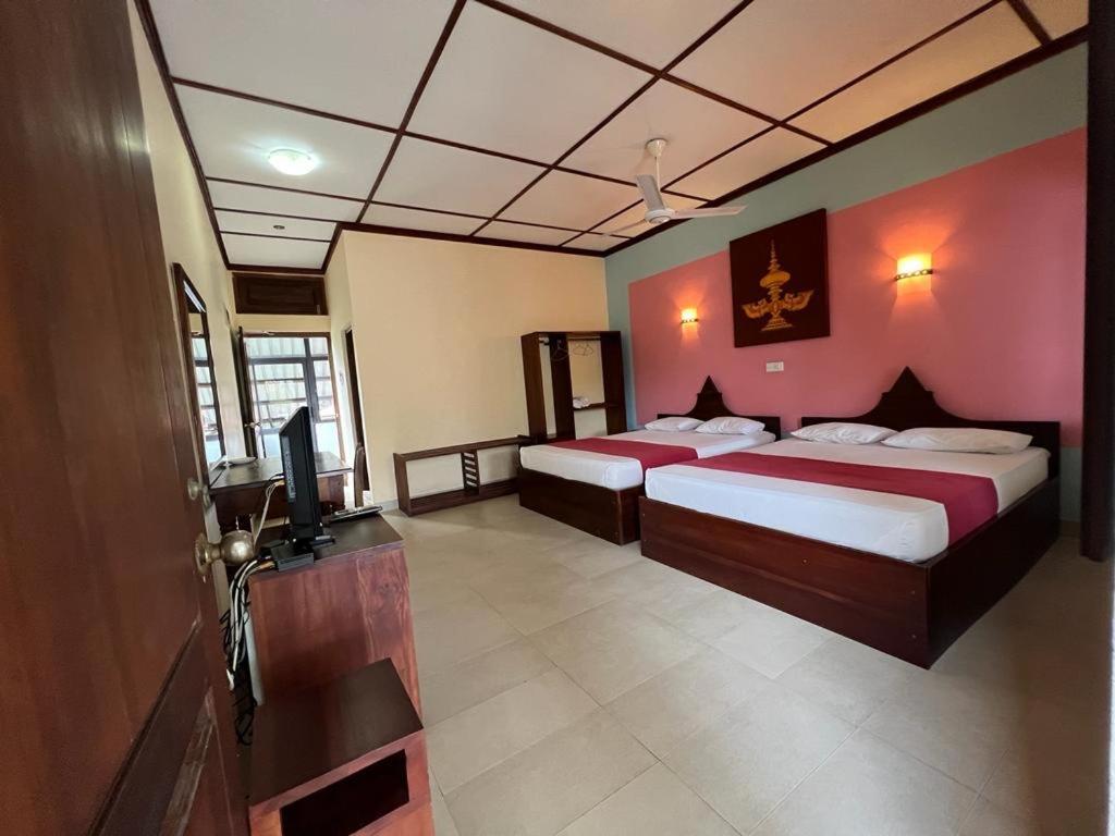 The Triangle Hotel Anuradhapura Quarto foto